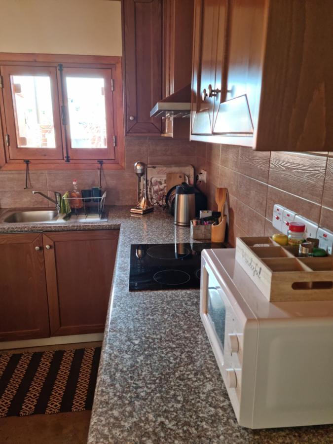 Fontana Traditional House Anarita Екстериор снимка
