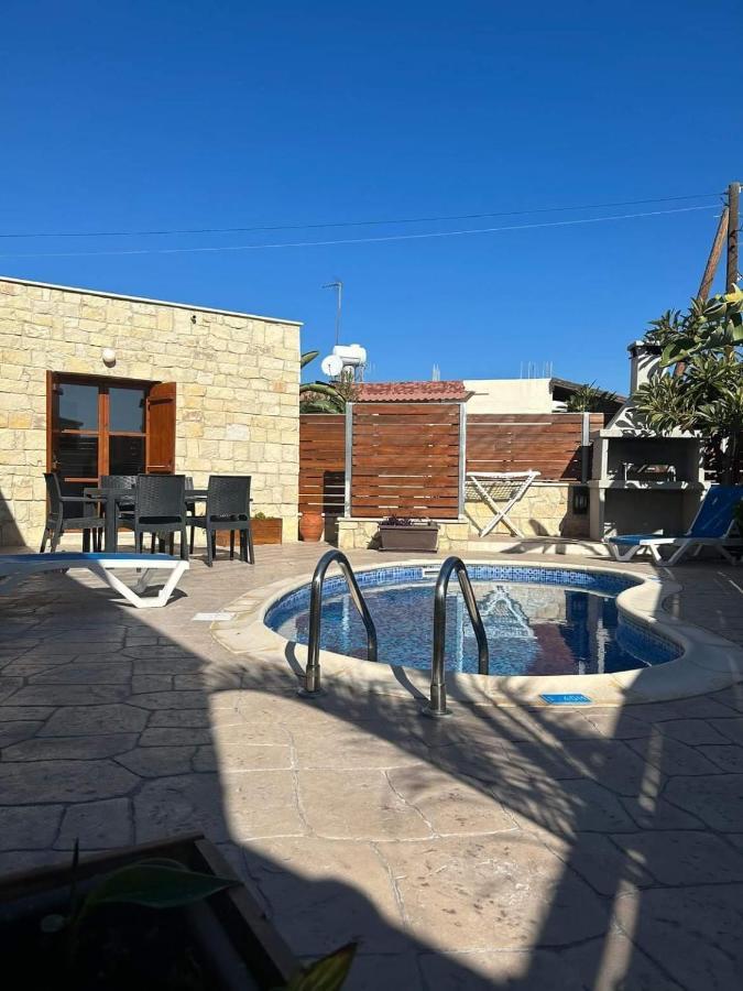 Fontana Traditional House Anarita Екстериор снимка