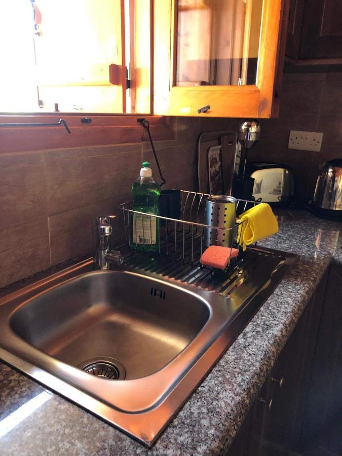 Fontana Traditional House Anarita Екстериор снимка